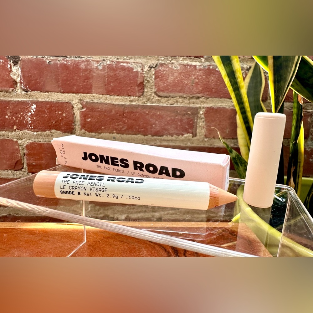Jones Road Face Pencil Concealer: Shade 8